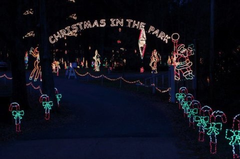 Take A Dreamy Ride Through The Largest Drive-Thru Light Show In Mississippi, Tylertown's Christmas In The Park