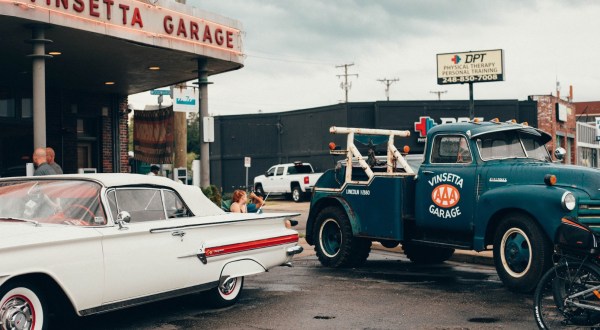 There Is An Enchanting Car-Themed Restaurant In Michigan That You Absolutely Must Visit