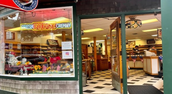 This Charming Store In Rhode Island Sells The Most Amazing Homemade Fudge You’ll Ever Try