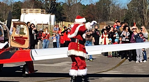 Santa Arrives On An Airplane At This Unique Holiday Celebration In Alabama