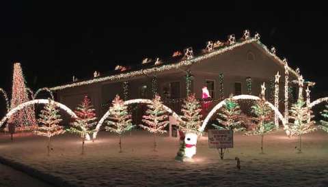 Walk Through A Winter Wonderland Of Ice This Holiday Season At The Waverly Lights In Iowa