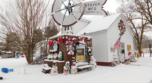 Walk Through A Winter Wonderland This Holiday Season At The Comstock Christmas City In Nebraska