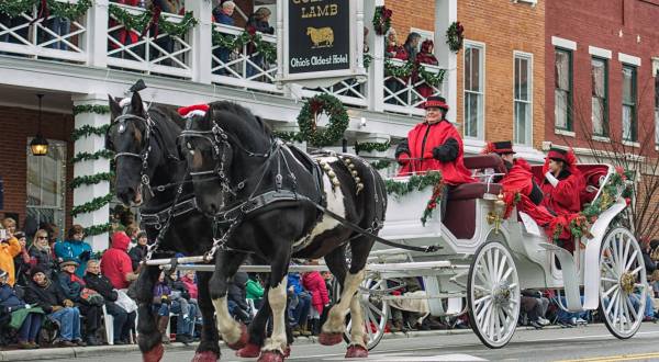 This Ohio Christmas Town Is Straight Out Of A Norman Rockwell Painting