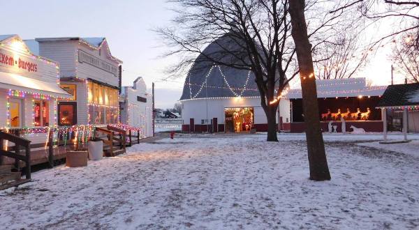 There Is An Entire Christmas Village In Iowa And It’s Absolutely Delightful