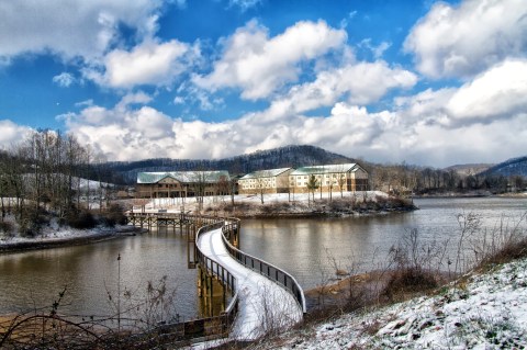 Ride A Christmas Train, Then Stay In A Christmas-Themed Resort For A Holly Jolly West Virginia Adventure