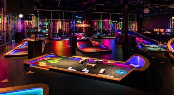 The Humongous Indoor Mini-Golf Course In Florida Will Make You Feel Like A Kid Again