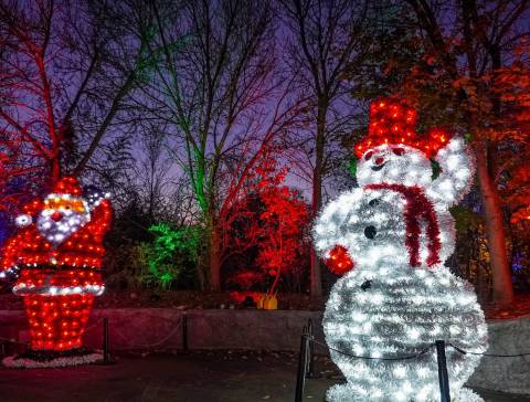 Go On A Christmas Lights Stroll Then Visit A Winter Wonderland For A Holly Jolly Rhode Island Adventure