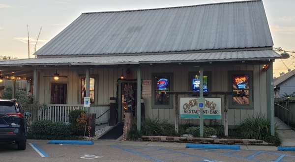 The Hidden Gem Seafood Spot In Louisiana, Morton’s, Has Out-Of-This-World Food