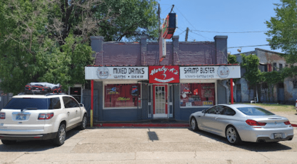 This Tiny But Iconic Seafood Joint In Louisiana Is So Worth The Drive It Takes To Get There