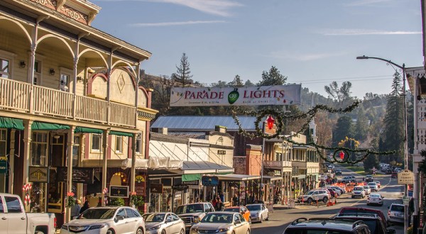 The Charming Small Town In Northern California Where You Can Still Experience An Old-Fashioned Christmas