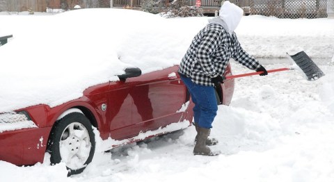 There's A New Law In Pennsylvania That Requires Drivers To Clean Snow From Their Vehicle Rooftops