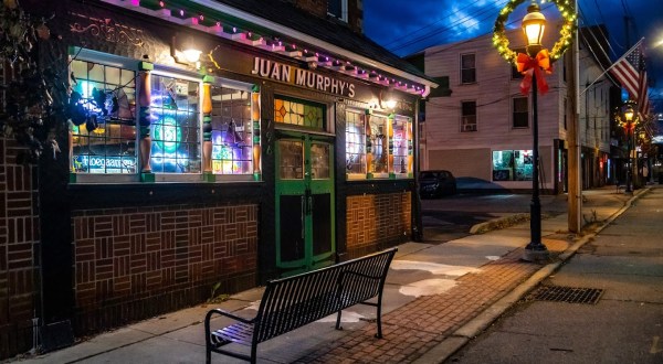 The One Unique Restaurant In New York Where You Can Eat Both Irish And Mexican Food