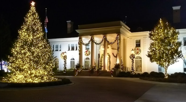 Ogle The Governor’s Mansion Decked To The Nines On This Holiday Home Tour In Wisconsin