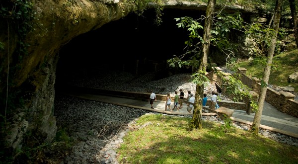 One Of The World’s Largest Caves Is Here In Alabama And It’s An Unforgettable Adventure