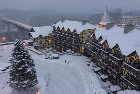 Watching Snow Fall From This One Luxurious Resort In West Virginia Is Basically Heaven