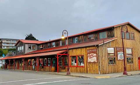 This Oceanside Country Store In Oregon Sells The Most Amazing Homemade Fudge You'll Ever Try