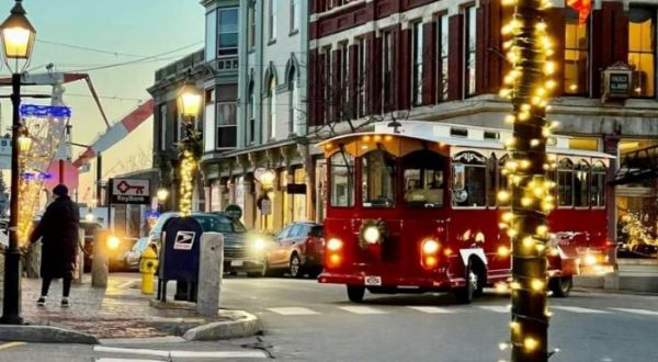 The Charming Small Town In Maine Where You Can Still Experience An Old-Fashioned Christmas