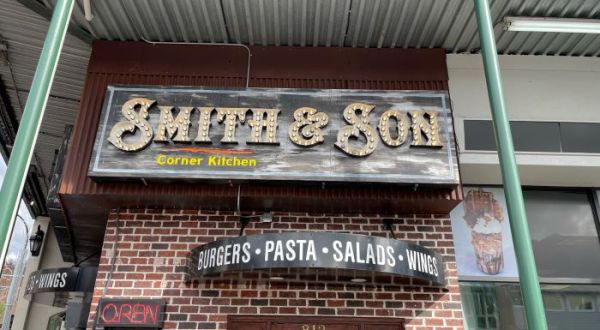 Head To The Mountains Of Tennessee To Visit Smith And Sons, A Charming Family Restaurant