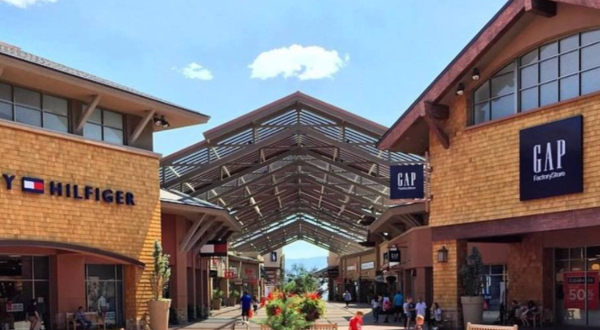 The Massive Outlet Mall In Utah That Takes Nearly All Day To Explore