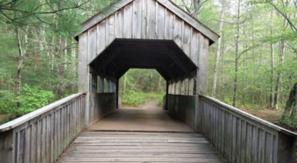 The Connecticut State Park Where You Can Hike Across Several Historic Bridges Is A Grand Adventure