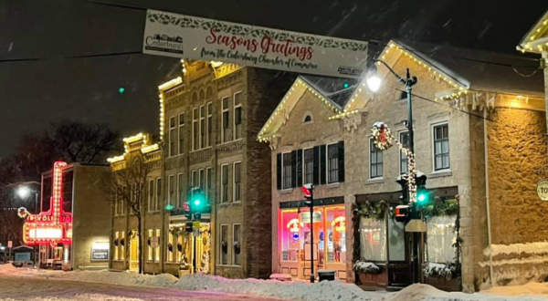 The Charming Small Town In Wisconsin Where You Can Still Experience An Old-Fashioned Christmas