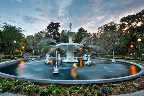 Few People Know The Iconic Forsyth Park Fountain In Georgia Was Actually Ordered From A Catalog