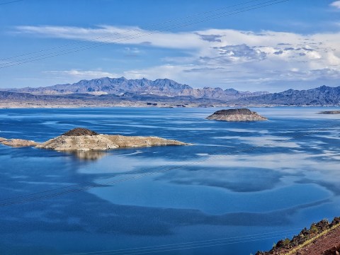 Don't Let These Stunning Views Fool You, The Historic Railroad Hiking Trail In Nevada Is Actually An Easy Hike