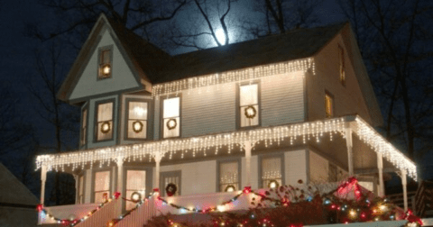 This West Virginia Christmas Town Is Straight Out Of A Norman Rockwell Painting
