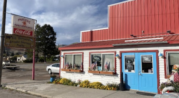 Order A Mouthwatering Burger At This Roadside Stop In Montana