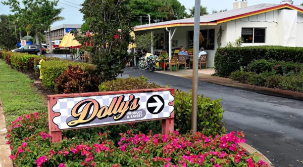 Locals Can’t Get Enough Of The Homemade Pies At Dolly’s Produce Patch & Eatery In Florida