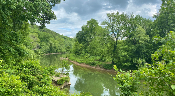 Don’t Let These Stunning Views Fool You, The Narrows Tunnel Trail In Tennessee Is Actually An Easy Hike