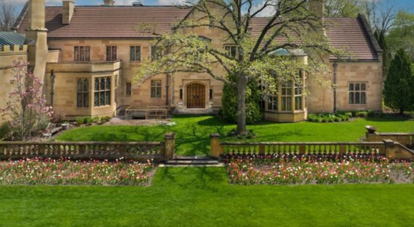 The Breathtaking Mansion In Wisconsin You Must Visit This Year