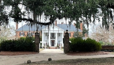 Boone Hall Plantation Mansion Is Decked To The Nines On This Christmas Home Tour In South Carolina