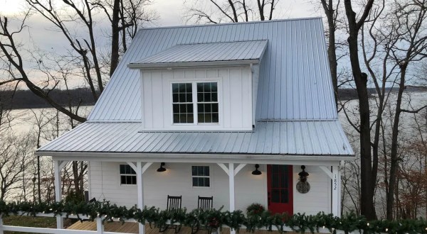 The Magnificent Cottage In Kentucky That Gets Decked Out For The Holidays