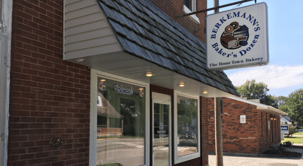 The Best Donuts In Illinois Are Served Up At This Incredible Small-Town Bakery