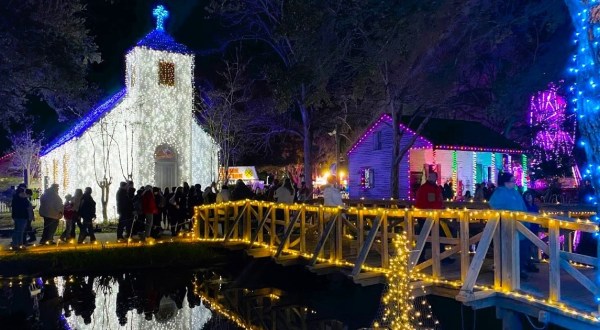 The Christmas Village In Louisiana That Becomes Even More Magical Year After Year