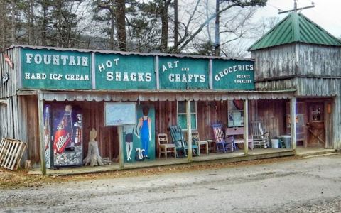 The Burgers From This Middle-Of-Nowhere Country Store In Arkansas Are Worth The Trip