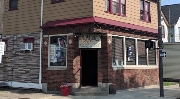 People Drive From All Over Cleveland To Relax At This Tiny But Legendary Tremont Bar