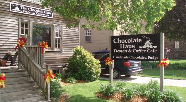 This Charming Country Store In Iowa Sells The Most Amazing Homemade Fudge You’ll Ever Try