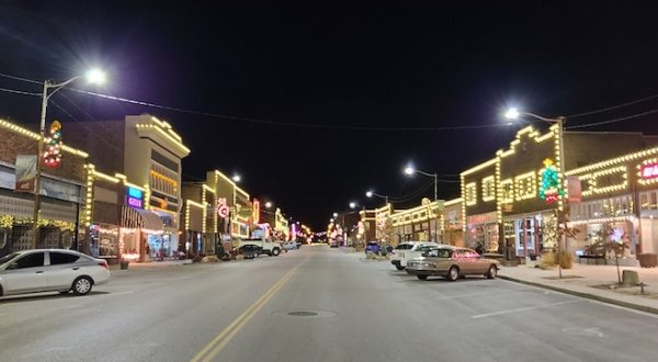 This Utah Christmas Town Is Straight Out Of A Norman Rockwell Painting