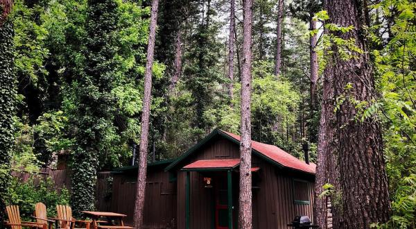 There Is A Charming Cabin Hotel Right Along The Scenic State Route 89A In Arizona, And You’ll Want To Stay Overnight