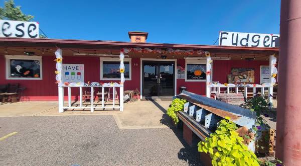 This Small-Town Country Store In Oklahoma Sells The Most Amazing Homemade Fudge You’ll Ever Try