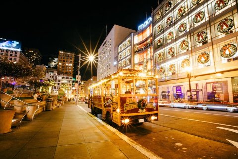 Ride A Christmas Trolley, Then Stay In A Christmas-Themed Hotel Room For A Holly Jolly Northern California Adventure