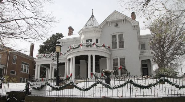 Ogle This Victorian Home Decked To The Nines On This Christmas Tour In Missouri