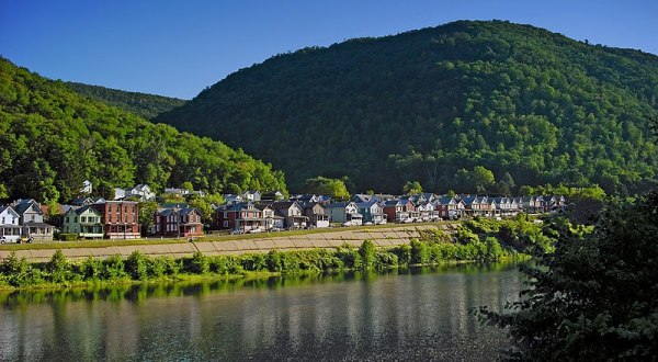 Visit These 12 Incredible Charming Small Towns In Pennsylvania, One For Each Month Of The Year