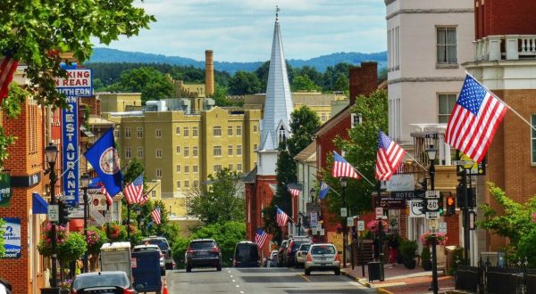 Here Are 10 Of The Most Beautiful, Charming Small Towns In Virginia