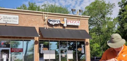 A Horror-Themed Restaurant With Scary Good Food, Spooky Pizza In Tennessee Is a Must-Visit