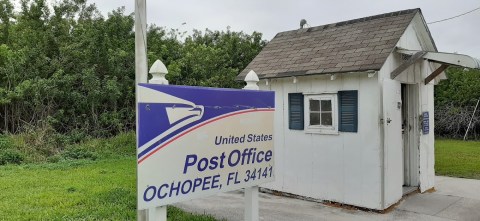 We Bet You Didn't Know This Small Town In Florida Was Home To The Smallest Post Office In America