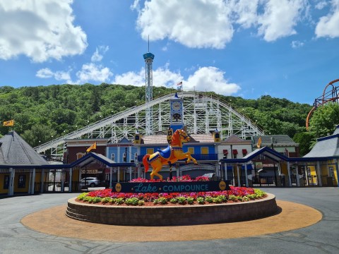 The Oldest Amusement Park In America Is Right Here In Connecticut, And Here's Everything You Need To Know