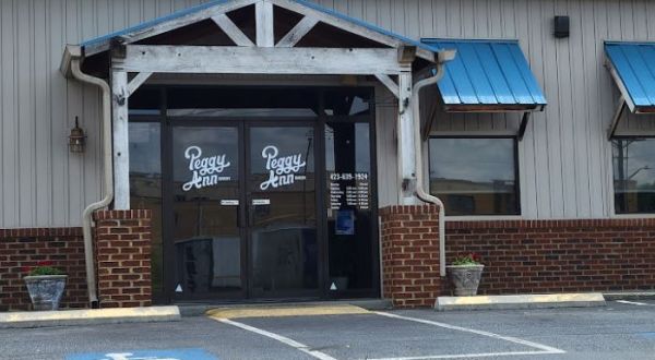 Locals Can’t Get Enough Of The Donuts At Peggy Ann’s In Tennessee